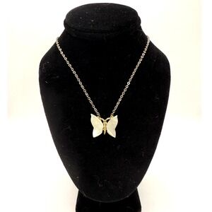 Vintage Gold Tone Mother of Pearl Butterfly‎ Pendant Necklace